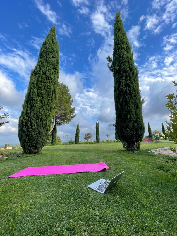 Yoga au domaine Sainte Cécile du Parc